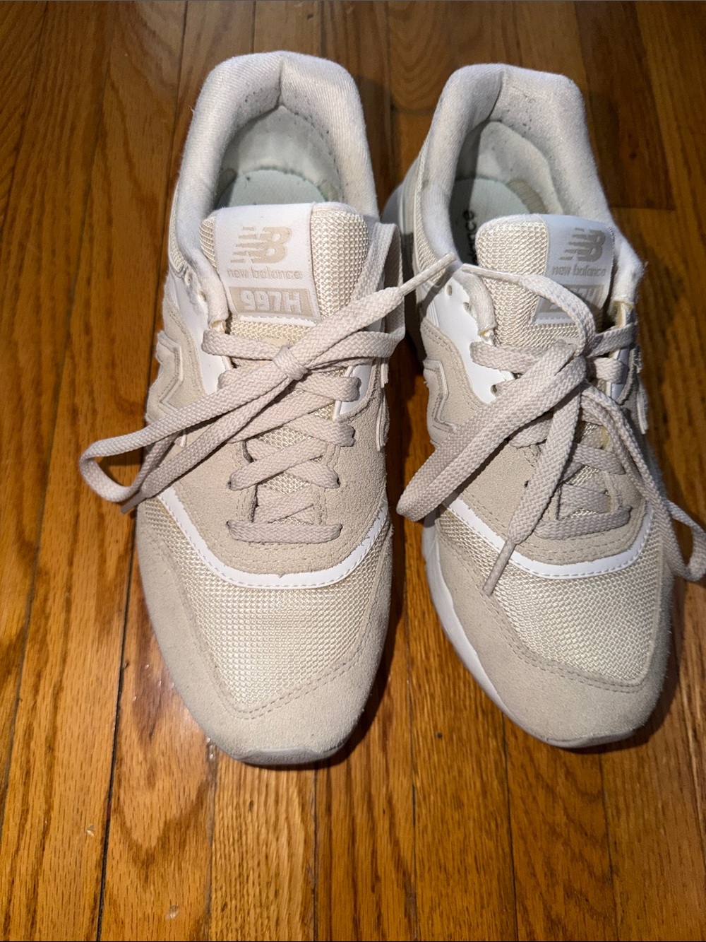 New Balance Women's Sneakers in Light Beige and White